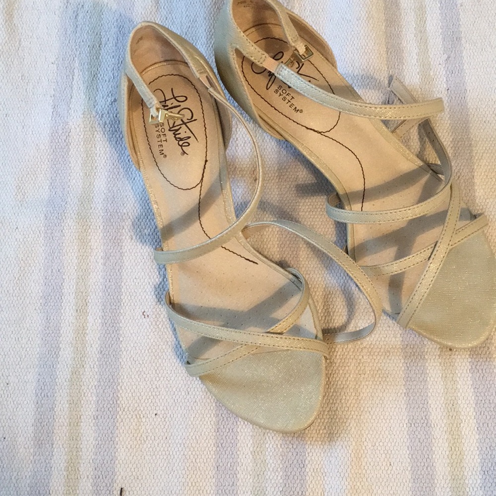 Life Stride women’s beige and gold toned sandals